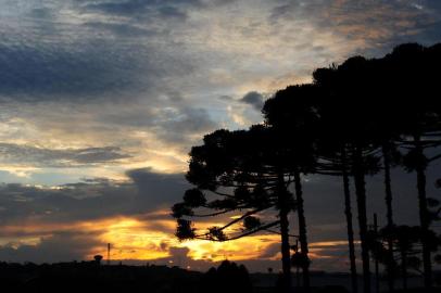  Manhã Caxiense. Caxias do Sul amanhece com sol. Clima.