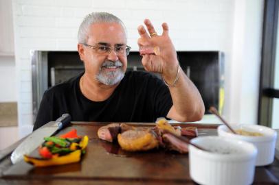  CAXIAS DO SUL, RS, BRASIL 08/03/2018Césare Machado, de Caxias do Sul, participou do MasterChef Brasil. Ele preparou uma picanha. (Felipe Nyland/Agência RBS)