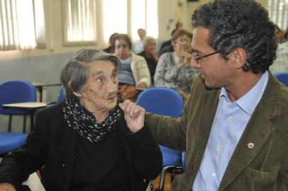 em Livramento, foi realizada mais uma audiência pública da Comissão dos Precatórios. Mais de 500 pessoas estiveram presentes.Causou surpresa a presença da senhora Felicidade Camargo Machado. Ela tem 105 anos e esta na peleia pelo pagamento do seu precatório. 