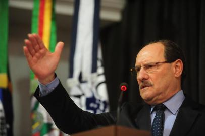  CAXIAS DO SUL, RS, BRASIL (12/03/2018). Governador José Ivo Sartori palestra na CIC de Caxias do Sul. No evento concorrido, particparam polítcos expressivos como o prefeito Daniel Guerra, deputado federal Mauro Pereira, o vice-prefeiro Ricardo Fabris e o ex-prefeito Alceu Barbosa velho. A CIC é presidida por Ivanir Gasparin.