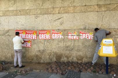 Greve dos Correios no Centro de Porto Alegre