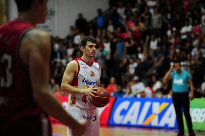  CAXIAS DO SUL, RS, BRASIL 27/02/2018Caxias Basquete x Basquete Cearense, jogo válido pelo NBB disputado no ginásio do Vascão. (Marcelo Casagrande/Agência RBS)