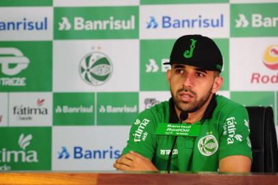  CAXIAS DO SUL, RS, BRASIL, 16/10/2017. Coletiva do volante Lucas. A delegação com os jogadores do Juventude viajou para Goiás, onde disputa a próxima partida da Série B do Campeonato Brasileiro. (Diogo Sallaberry/Agência RBS)