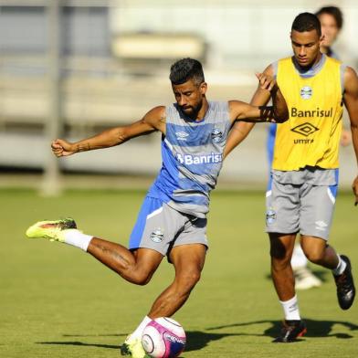  PORTO ALEGRE, RS, BRASIL, 14/03/2018--Treino do Grêmio que ocorreu na tarde desta quarta feira. Léo Moura (FOTOGRAFO: CARLOS MACEDO / AGENCIA RBS)