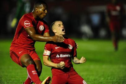  CIANORTE, PR, BRASIL - 14/03/2018 - Cianorte enfrenta o Inter pela terceira fase da Copa do Brasil. No lance, Patrick e DAlessandro. (Ricardo Duarte/SC Internacional)Indexador: RICARDO DUARTE                  