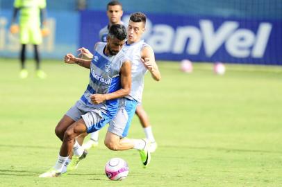  PORTO ALEGRE, RS, BRASIL, 15/03/2018-Treino do Grêmio que ocorreu na tarde desta quinta feira.  Léo Moura. Léo Moura (FOTOGRAFO: LAURO ALVES / AGENCIA RBS)