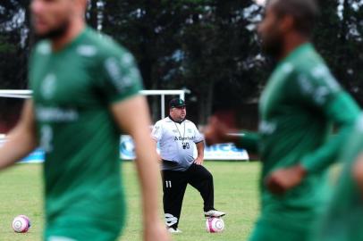  FARROUPILHA, RS, BRASIL, 02/03/2018. Treino do Juventude no Estádio das Castanheiras. Na foto, o novo técnico do Juventude, Julinho Camargo. (Diogo Sallaberry/Agência RBS)