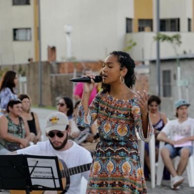 Feira que estimula o comércio local ocorre neste domingo, em Caxias