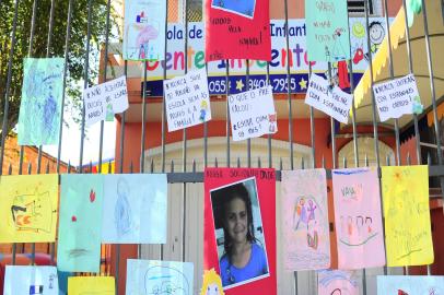 CAXIAS DO SUL, RS, BRASIL, 16/03/2018. Para conscientizar as crianças sobre cuidados consigo e carinho com o próximo, as professoras da Escola de Educação Infantil Gente Inocente, no bairro Jardelino Ramos, desenvolveram, juntos aos alunos, um mural para NaIara Soares Gomes, sete anos, menina que desapareceu no bairro Esplanada quando caminhava para escola, em Caxias do Sul. NaIara, saiu de casa no início da sexta (09/03), para ir à Escola Municipal de 1º Grau Renato João César, no bairro São Caetano e não foi mais vista. (Porthus Junior/Agência RBS)