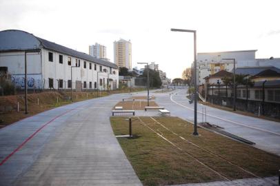  CAXIAS DO SUL, RS, BRASIL (04/07/2016) Praça das Feiras. Prefeitura caxiense realiza conclusão da Praça das Feiras, projeto de visa revitalização do Largo da Estação. (Roni Rigon/pioneiro)