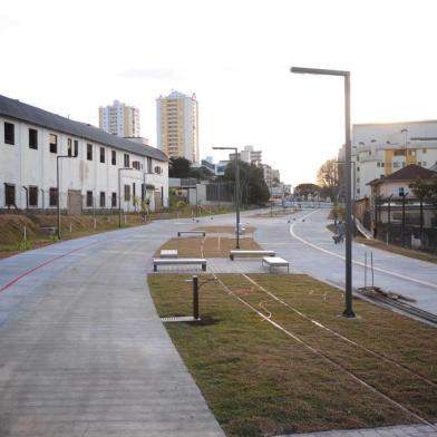  CAXIAS DO SUL, RS, BRASIL (04/07/2016) Praça das Feiras. Prefeitura caxiense realiza conclusão da Praça das Feiras, projeto de visa revitalização do Largo da Estação. (Roni Rigon/pioneiro)