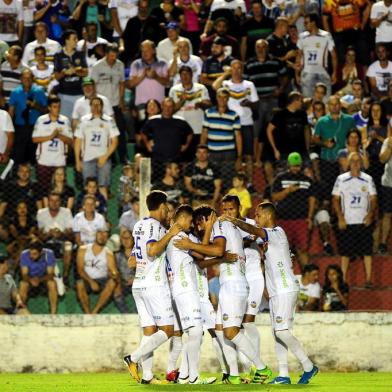  VERANÓPOLIS, RS, BRASIL, 18/03/2018. Veranópolis x São José, em partida de ida das quartas de finais do Gauchão 2018, no estádio Antonio David Farina. (Diogo Sallaberry/Agência RBS)