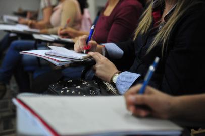  SANTA MARIA, RS, BRASIL, 09/06/2015 - Dicas de professora para se dar bem no concurso da UFSM. (FOTO MAIARA BERSCH / AGÊNCIA RBS)