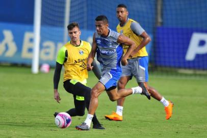  PORTO ALEGRE, RS, BRASIL, 19/03/2018-Treino do Grêmio que ocorreu na tarde desta segunda feira.(FOTOGRAFO: ROBINSON ESTRÁSULAS / AGENCIA RBS)