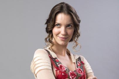 orgulho e paixão, Elisabeta (Nathalia Dill) 