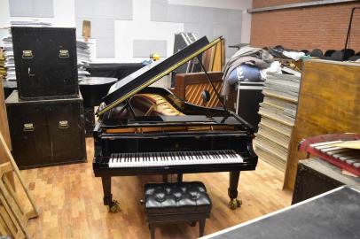 Piano Steinway D de cauda que a Ospa recebeu depois de 21 anos da compra.