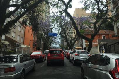 Movimentação no trânsito de Porto Alegre.