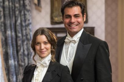 orgulho e paixão,   Elisabeta (Nathalia Dill) e Darcy (Thiago Lacerda)