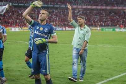 GrenalRS - FUTEBOL/CAMPEONATO GAUCHO 2018/GRENAL - ESPORTES - Lance da partida entre Gremio e Internacional disputada na noite desta quarta-feira no Estadio Beira-Rio valida pelas quartas de final do Campeonato Gaucho 2018. FOTO: LUCAS UEBEL/GREMIO FBPAEditoria: SPOIndexador: Lucas UebelSecao: futebolFonte: Gremio.netFotógrafo: Grenal