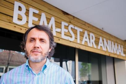  PORTO ALEGRE, RS, BRASIL, 09-03-2018. O professor Renato Silvano Pulz, para Com a Palavra sobre ética e bem estar animal. (OMAR FREITAS/AGÊNCIA RBS)Indexador: Omar Freitas