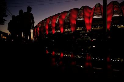  PORTO ALEGRE, RS, BRASIL,21/03/2018 Fotos de torcida da dupla pelo entorno do estádio Beira Rio  antes do clássico.(FOTOGRAFO: MATEUS BRUXEL / AGENCIA RBS)