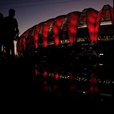  PORTO ALEGRE, RS, BRASIL,21/03/2018 Fotos de torcida da dupla pelo entorno do estádio Beira Rio  antes do clássico.(FOTOGRAFO: MATEUS BRUXEL / AGENCIA RBS)