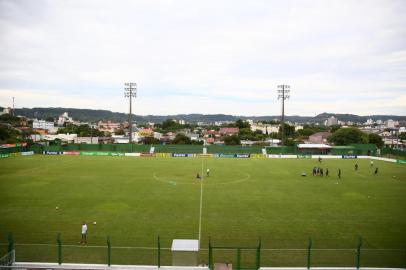  SANTA CRUZ DO SUL, RS, BRASIL, 22/03/2018-  Gramado do Estádio dos Eucaliptos, pertencente ao esporte clube Avenida. (FOTOGRAFO: LAURO ALVES / AGENCIA RBS)