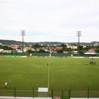  SANTA CRUZ DO SUL, RS, BRASIL, 22/03/2018-  Gramado do Estádio dos Eucaliptos, pertencente ao esporte clube Avenida. (FOTOGRAFO: LAURO ALVES / AGENCIA RBS)