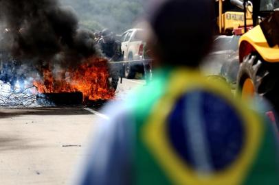  PASSO FUNDO, RS, BRASIL, 23/03/2018 - Ex-presidente Lula visita Passo Fundo. Fotos tiradas na RS 324. (FOTOGRAFO: CARLOS MACEDO / AGENCIA RBS)