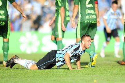  SANTA CRUZ DO SUL, RS, BRASIL, 25.03.2018. Avenida e Grêmio jogam pela semifinal do Campeonato Gaúcho 2018. (LAURO ALVES/AGÊNCIA RBS)