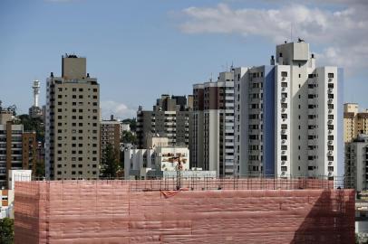  PORTO ALEGRE, RS, BRASIL, 31-03-2017: Prédio em construção em Porto Alegre. (Foto: Mateus Bruxel / Agência RBS)