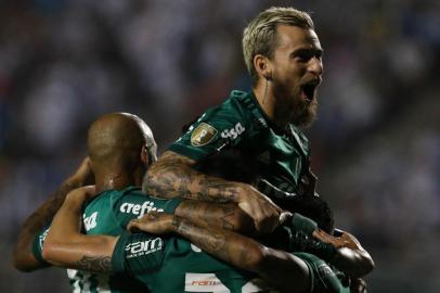  O jogador Willian, da SE Palmeiras, comemora seu gol contra a equipe do Santos FC, durante partida vÃ¡lida pelas semi de final (ida), do Campeonato Paulista, SÃ©rie A1, no EstÃ¡dio do Pacaembu.Indexador: Cesar Greco