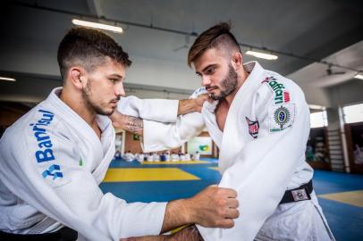  PORTO ALEGRE, RS, BRASIL, 08/01/2018 : Judocas da Sogipa Daniel Cargnin e Rafael Macedo, campeões mundiais sub-21 em 2017 e 2014, respectivamente. (Omar Freitas/Agência RBS)Indexador: Omar Freitas