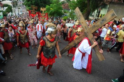  PORTO ALEGRE, RS, BRASIL, 18-04-2014: Encenação da Paixão de Cristo no Morro da Cruz em Porto Alegre (FOTO FÉLIX ZUCCO/AGÊNCIA RBS, Editoria de Geral).