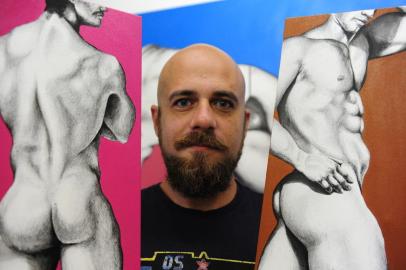  CAXIAS DO SUL, RS, BRASIL (01/03/2017) Rafael Dambros apresenta suas obras da mostra Homo Erotico. (Roni Rigon/Pioneiro).