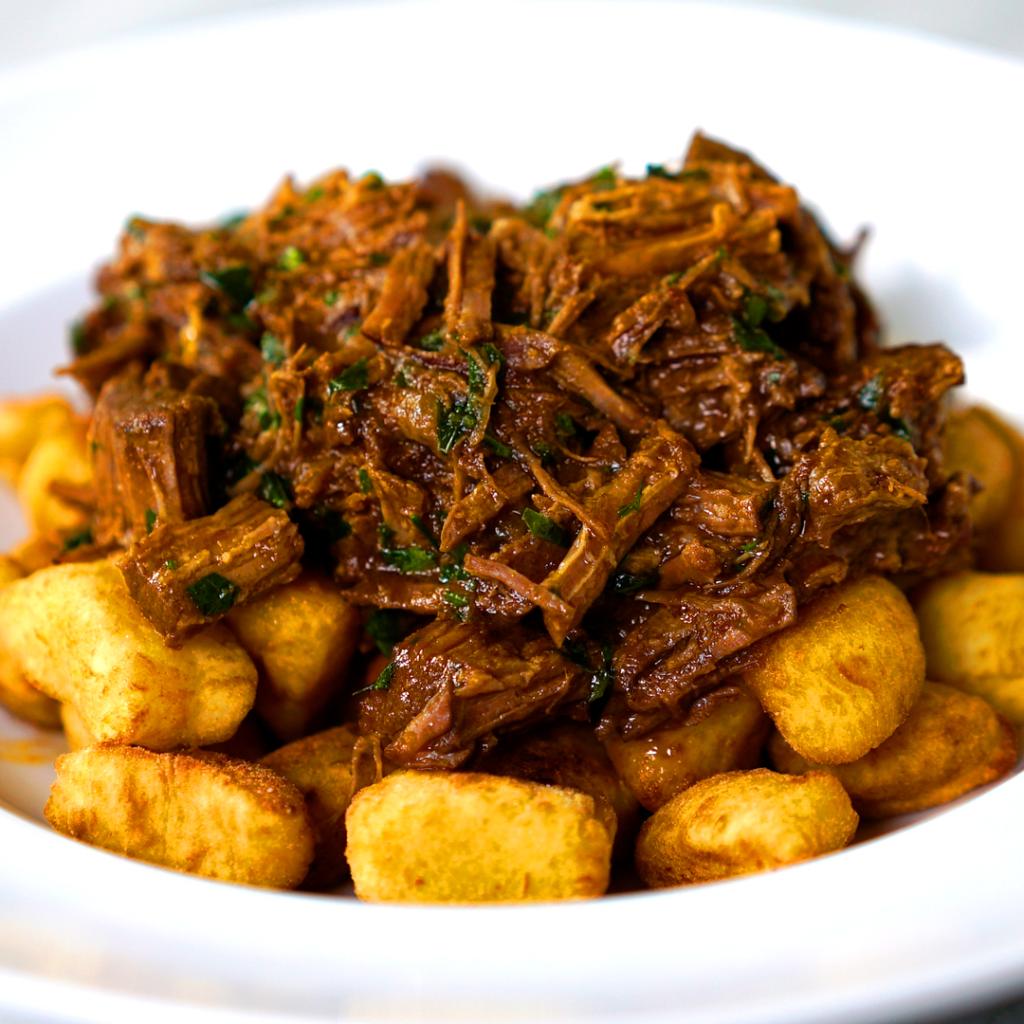 Na cozinha: sirva gnocchi frito com carne de panela | Pioneiro