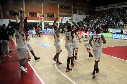  CAXIAS DOS UL, RS, BRASIL, 27/03/2018 - Caxias Basquete enfrenta o Paulistano na última rodada do NBB 10. (Marcelo Casagrande/Agência RBS)