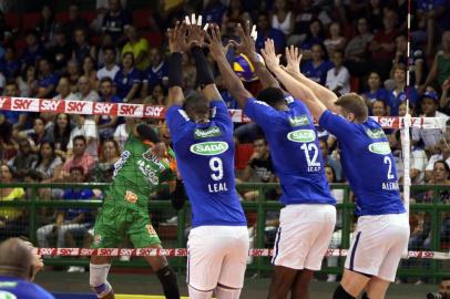  Sada Cruzeiro vence o Lebes Canoas por 3 sets a 0 em Minas Gerais pelas quartas de final da Superliga masculina de vôlei