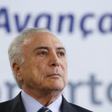  Vitória - Presidente Michel Temer chega para cerimônia de inauguração do novo aeroporto de Vitória, no Espírito Santo (Alan Santos/PR)