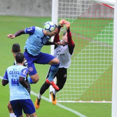  (PORTO ALEGRE, 31/03/2018): Inter faz jogo-treino contra o Caxias no Beira-Rio. FOTO: Robinson Estrásulas