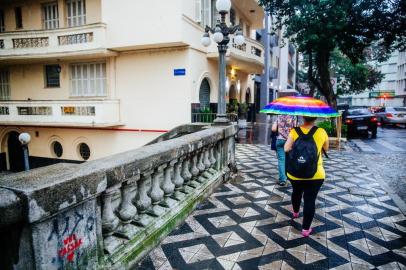  PORTO ALEGRE, RS, BRASIL, 31/03/2018 : Clima - Sábado chuvoso na capital. (Omar Freitas/Agência RBS)Indexador: Omar Freitas