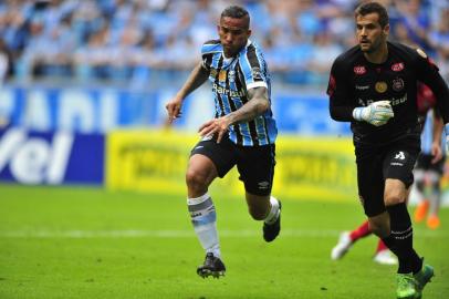  PORTO ALEGRE, RS, BRASIL, 01/04/2018- Grêmio recebe o Brasil-Pel no jogo de ida da final do Gauchão.(Carlos Macedo/Agência RBS)