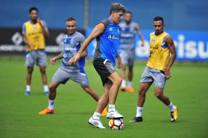  PORTO ALEGRE, RS, BRASIL, 03-04-2018. Grêmio treina no CT Luiz Carvalho em preparação para o jogo da final de Gauchão contra o Brasil de Pelotas. (FERNANDO GOMES/AGÊNCIA RBS)