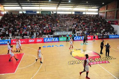 CAXIAS DO SUL, RS, BRASIL, 12/01/2018. Caxias do Sul Basquete x Botafogo, jogo válido pelo NBB10 e realizado no Ginásio do Vascão. Na foto, vistas da torcida que está lotando o ginásio. (Porthus Junior/Agência RBS)