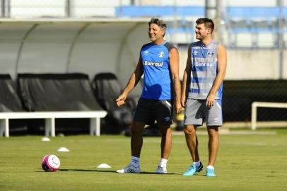 PORTO ALEGRE, RS, BRASIL, 14/03/2018--Treino do Grêmio que ocorreu na tarde desta quarta feira. Kannemann,  Renato Portaluppi. (FOTOGRAFO: CARLOS MACEDO / AGENCIA RBS)