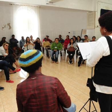  Caxias do Sul, RS, BrasiL (04/04/2018)  Igreja Católica, na paróqui de Loordes, promove encontros com moradores de rua, visando sua regeneração social. Frei Jaime Betega leva sua mensagem de conforto para o grupo.