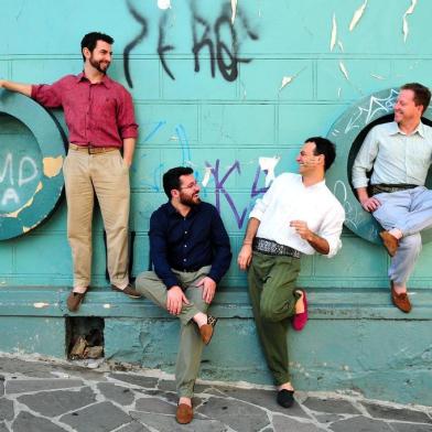  CAXIAS DO SUL, RS, BRASIL, 08/12/2017. Yangos, o quarteto de música instrumental formado em 2005 e composto pelos músicos César Casara, 38 anos (camisa branca e bombacha verde), Cristiano Klein, 31 anos (camisa verde clara e bombacha azul), Rafael Scopel, 33 anos, (camisa azul escuro) e Tomás Savaris, 33 anos (camisa vermelha), querem ser reconhecidos como representantes da música brasileira e não só regional ou instrumental. (Diogo Sallaberry/Agência RBS)