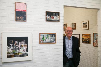  PORTO ALEGRE, RS, BRASIL, 04-04-2018. Abertura da exposição de Ivan Pinheiro Machado na Galeria Gestual. (FOTO ANDRÉA GRAIZ/AGÊNCIA RBS).Indexador: Andrea Graiz