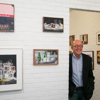  PORTO ALEGRE, RS, BRASIL, 04-04-2018. Abertura da exposição de Ivan Pinheiro Machado na Galeria Gestual. (FOTO ANDRÉA GRAIZ/AGÊNCIA RBS).Indexador: Andrea Graiz