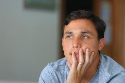  PORTO ALEGRE, RS, BRASIL, 05/04/2018 -- Luis Manuel Seijas, jogador do Inter que esta treinando em separado no CT Alvorada. Entrevista ocorreu na casa do jogador.(FOTOGRAFO: JEFFERSON BOTEGA / AGENCIA RBS)